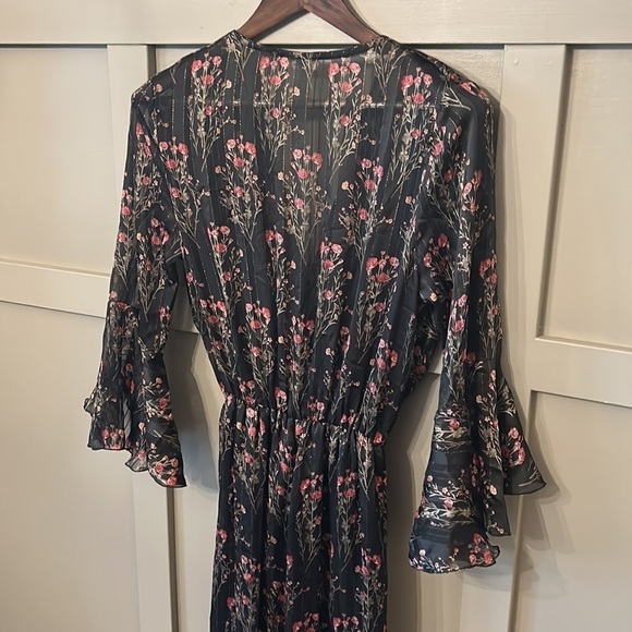 HOLLY & Joey Paris Bell Sleeve Surplice Neck Floral Maxi Dress Sheer Metallic S - Picture 12 of 15